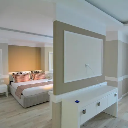 Te Stela & 4* Yrshek