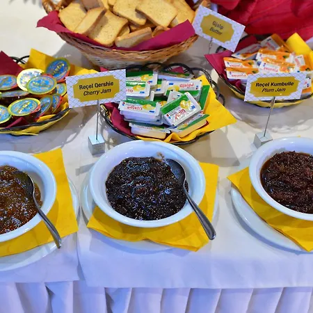 Te Stela & אתר נופש 4*