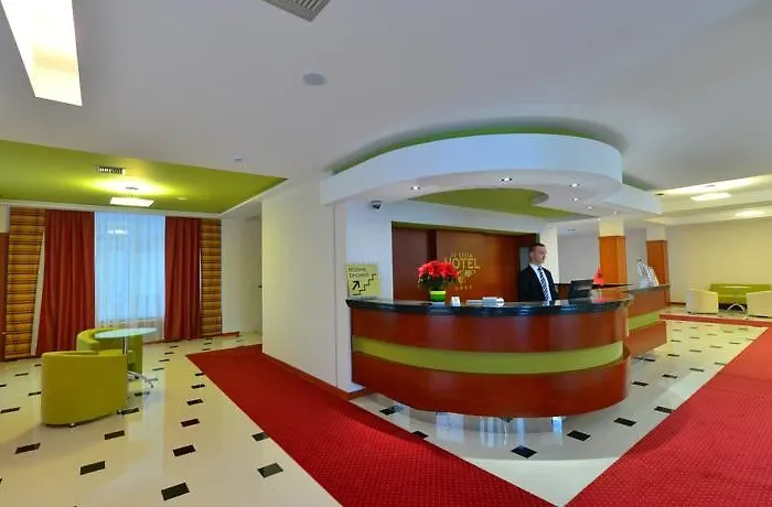 Te Stela & 4* Yrshek